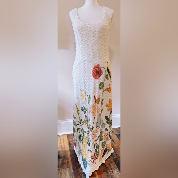 Cara Cara Cream Floral Midi Dress - Picture 2 of 8